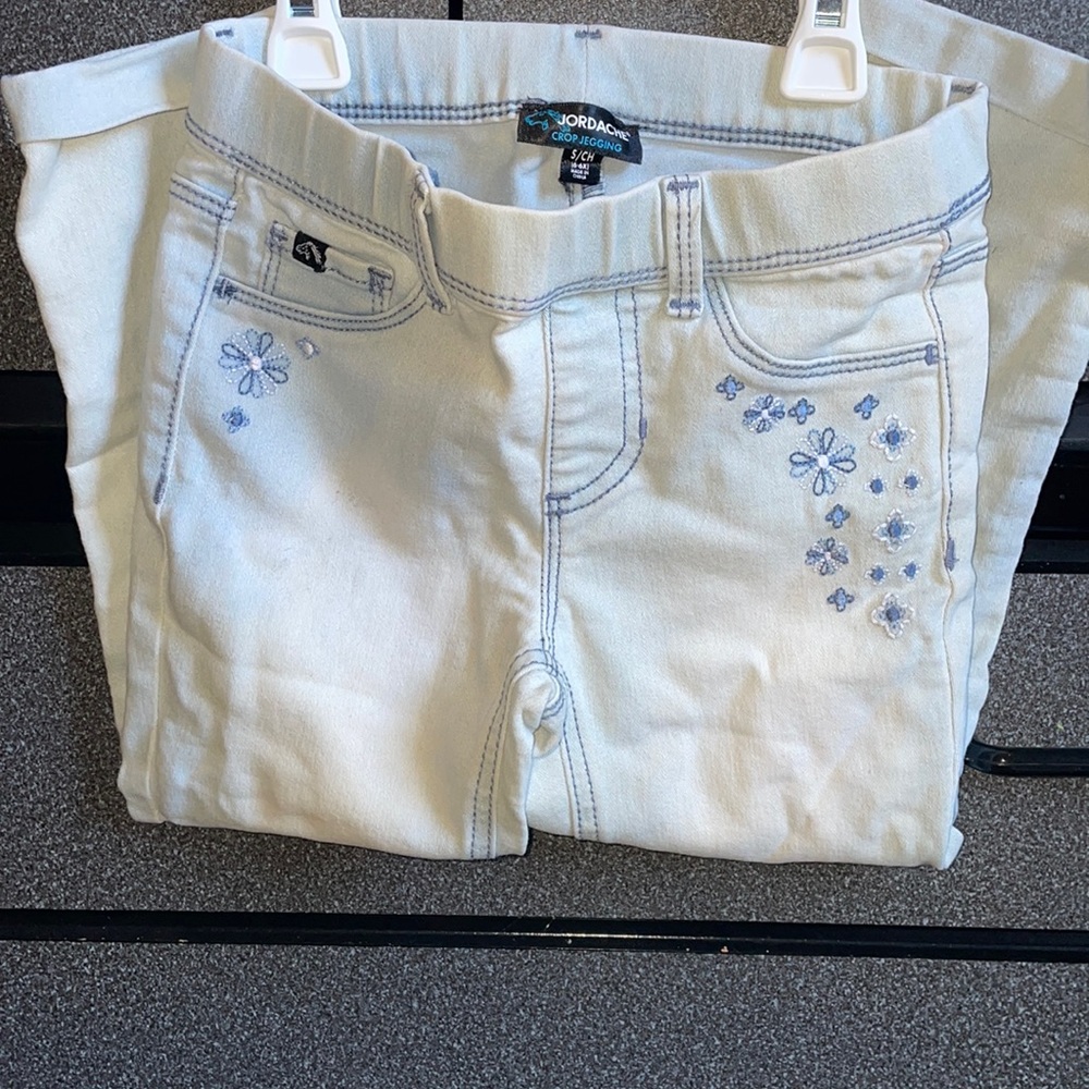 JORDACHE
CROP JEGGING
S/CH
* PLEASE BUNDLE- lowers shipping costs and adds value